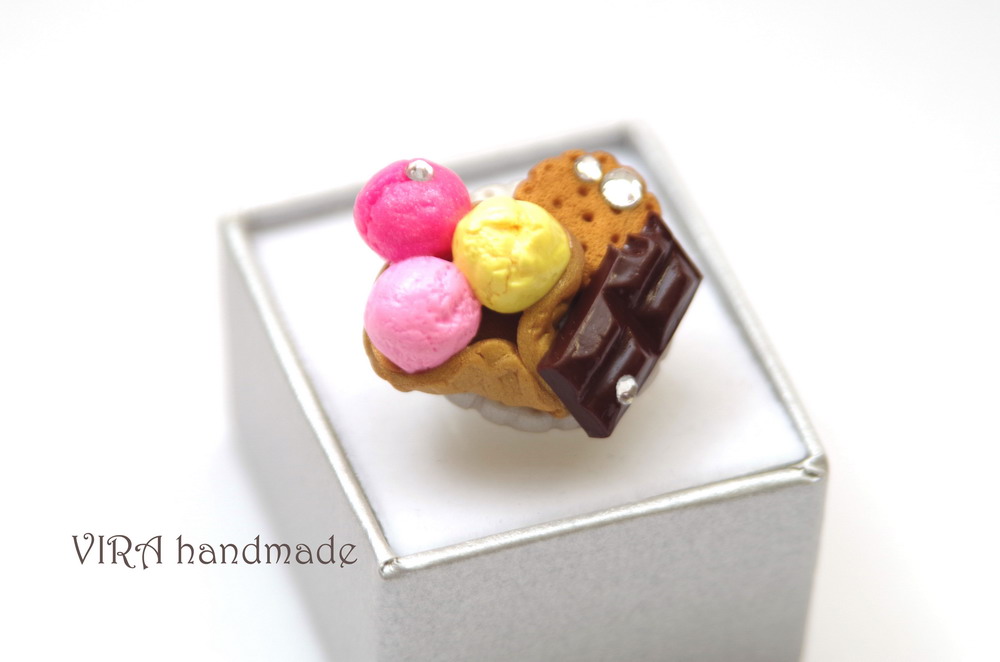 Kawaii Lolita Ice Cream With Cookie And Chocolate Ring