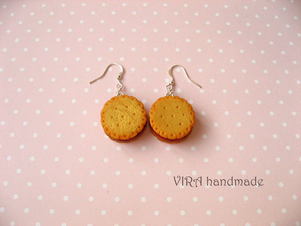 Realistic Cookie Earrings With Cherry Jam on Luulla